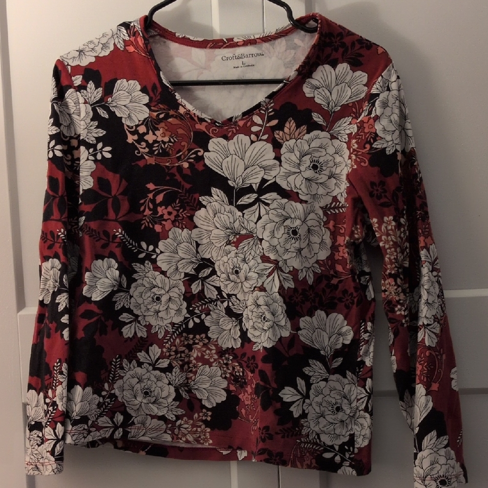 Croft & Barrow Women's Long Sleeve Floral Top - Red and Black